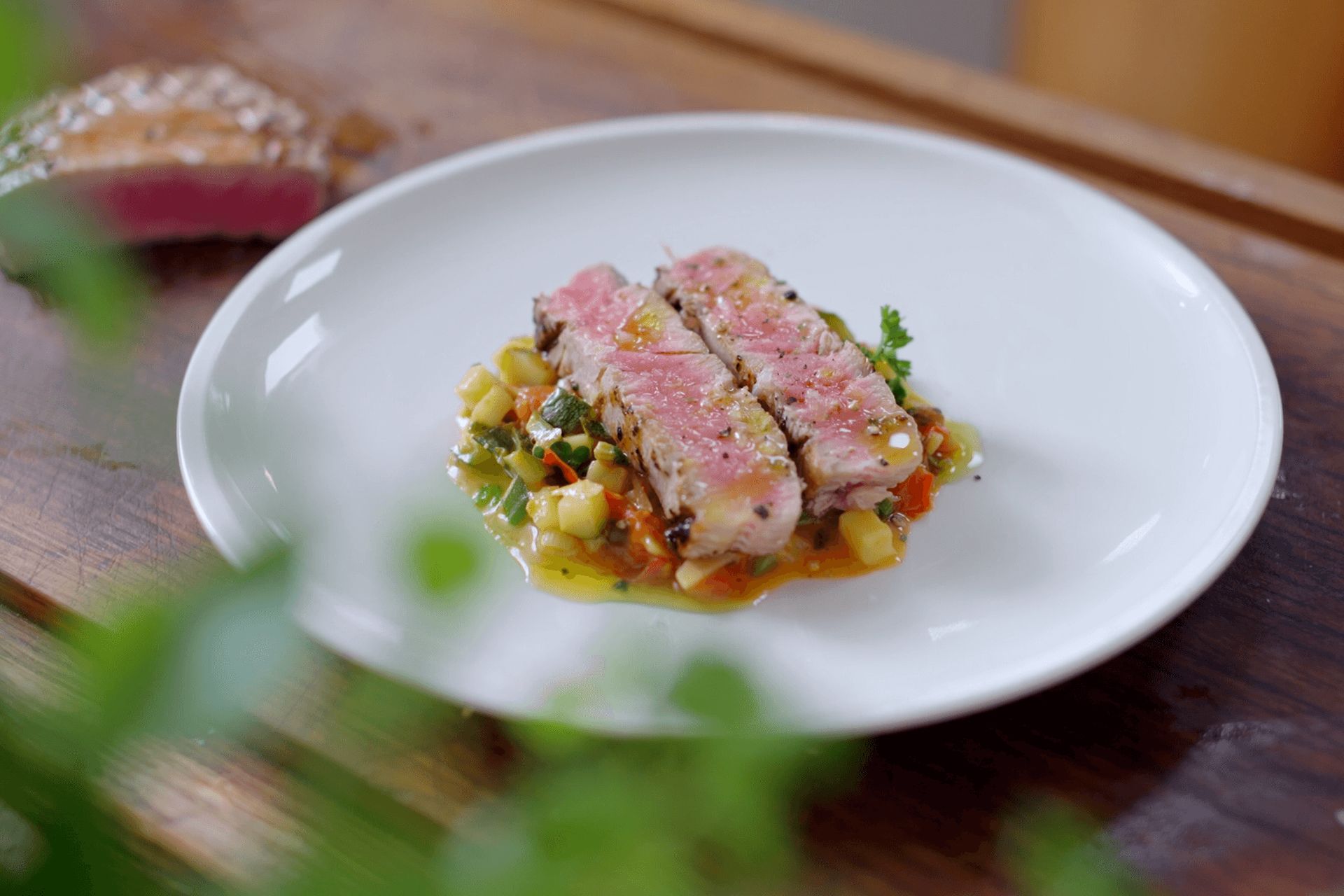Tuna steak with pan-fried vegetables