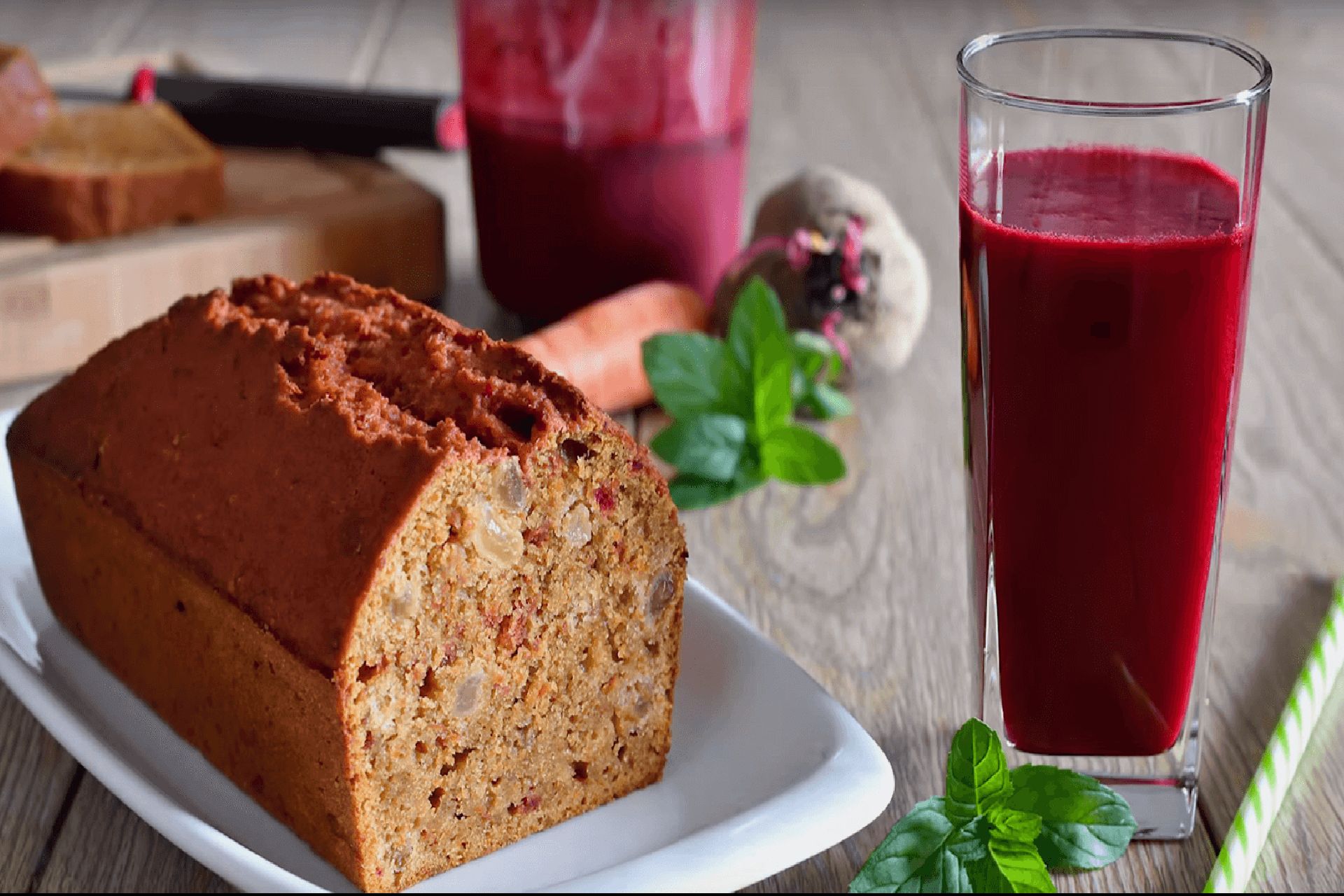 Energizing juice and cake with beets and quince