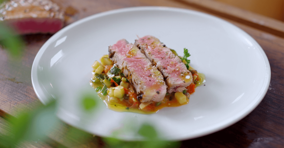 Tuna steak with pan-fried vegetables